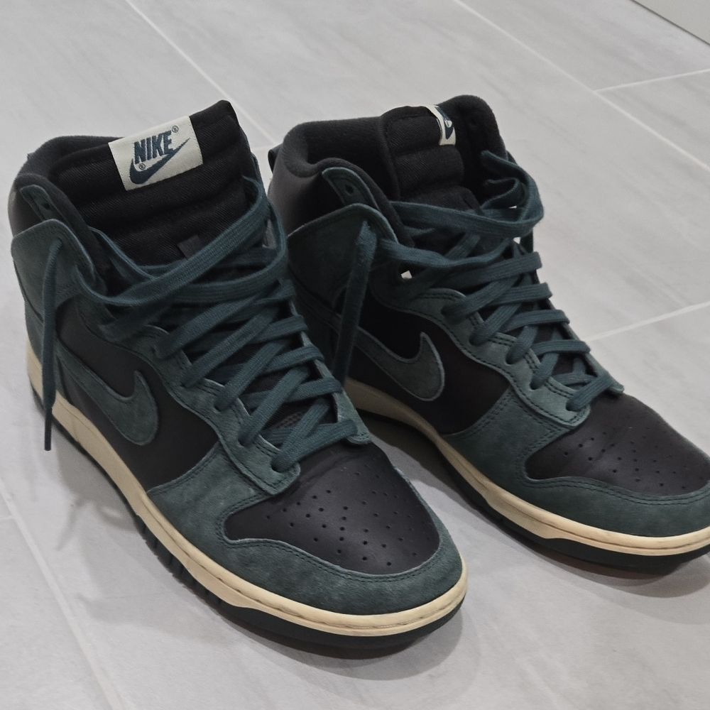 Nike Dunk Hi Retro Premium. Men's 10.5 - Picture 7 of 7